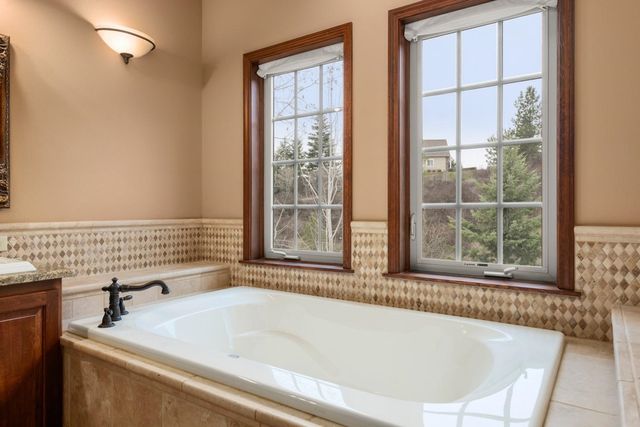 1610 E Eagle Feather Ln, Spokane, WA 99224