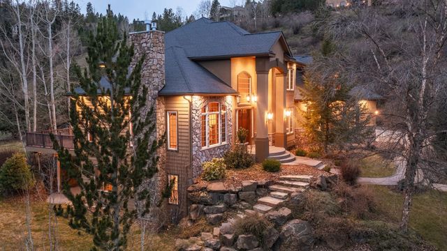 1610 E Eagle Feather Ln, Spokane, WA 99224