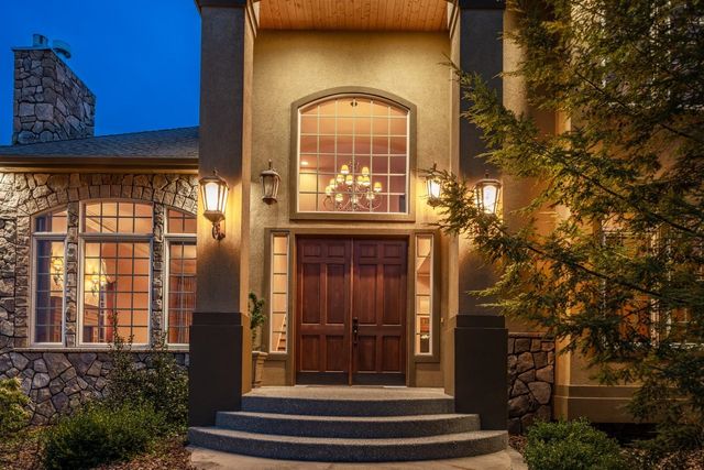 1610 E Eagle Feather Ln, Spokane, WA 99224