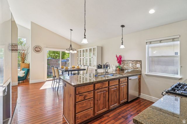 9239 S BRIGHTON VIEW DR, Sandy, UT 84070