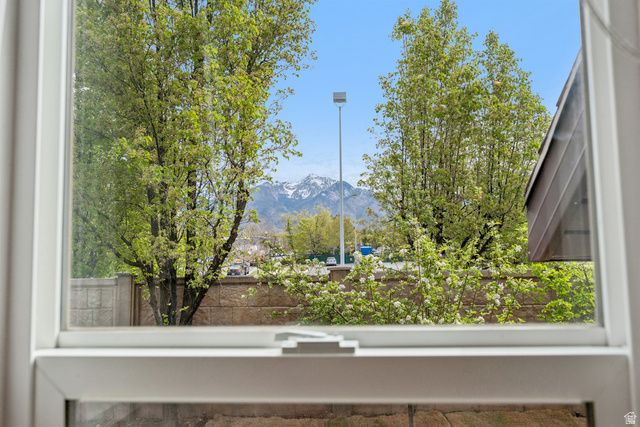 9239 S BRIGHTON VIEW DR, Sandy, UT 84070