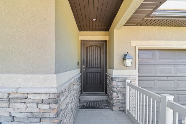 9239 S BRIGHTON VIEW DR, Sandy, UT 84070