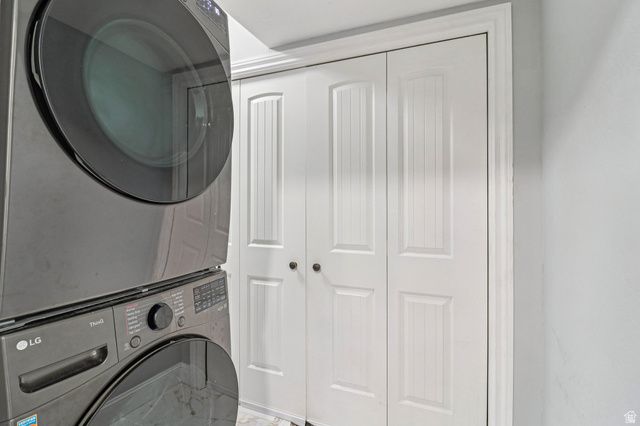 9239 S BRIGHTON VIEW DR, Sandy, UT 84070