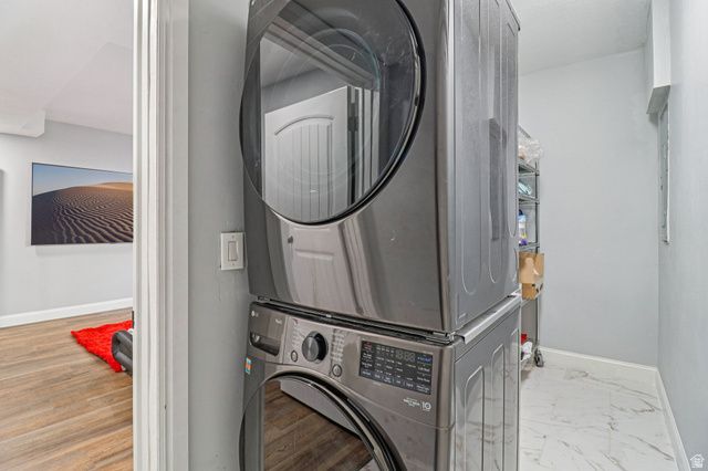 9239 S BRIGHTON VIEW DR, Sandy, UT 84070