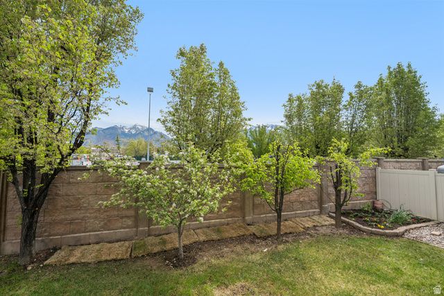 9239 S BRIGHTON VIEW DR, Sandy, UT 84070