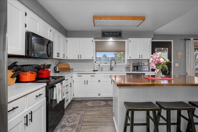 14104 E Sharp Ave, Spokane Valley, WA 99216