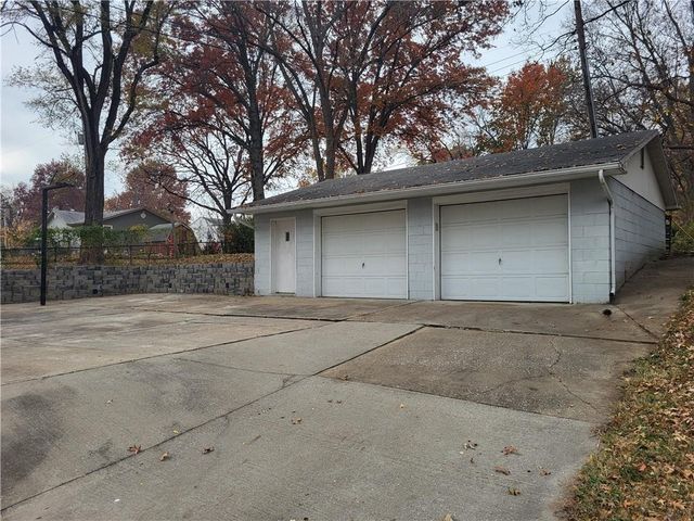 2716 Appleton Avenue, Independence, MO 64052