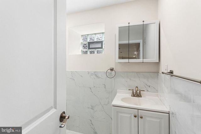 1424 S NAPA ST, Philadelphia, PA 19146