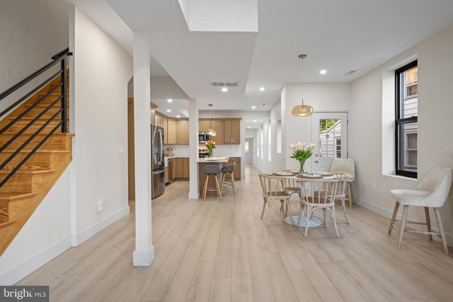 122 E BROAD ST, Burlington, NJ 08016