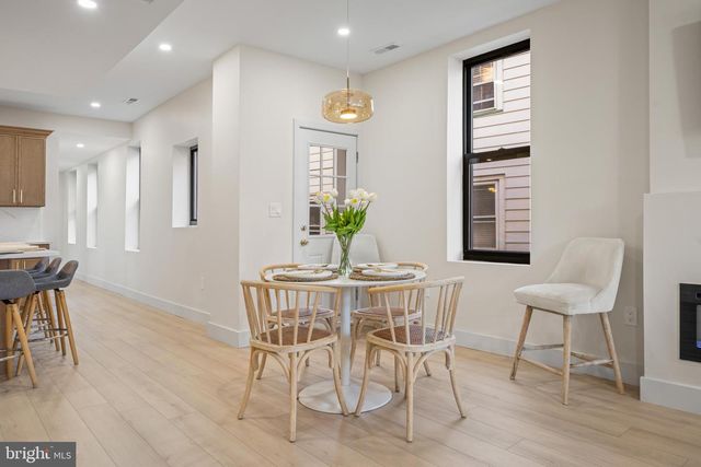 122 E BROAD ST, Burlington, NJ 08016