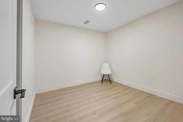 122 E BROAD ST, Burlington, NJ 08016