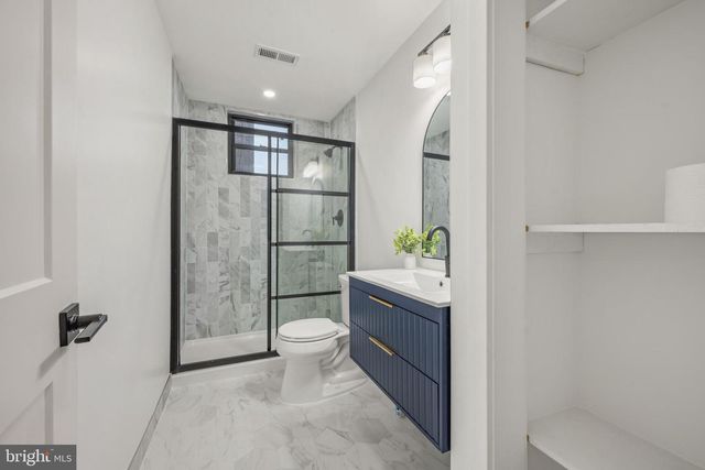 122 E BROAD ST, Burlington, NJ 08016