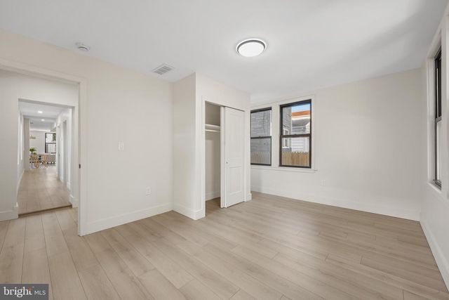 122 E BROAD ST, Burlington, NJ 08016