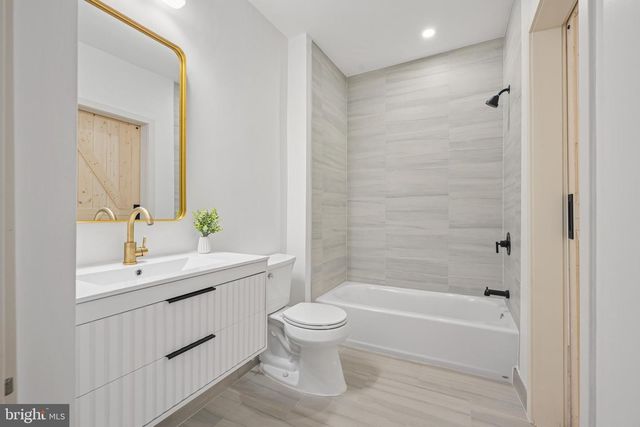 122 E BROAD ST, Burlington, NJ 08016