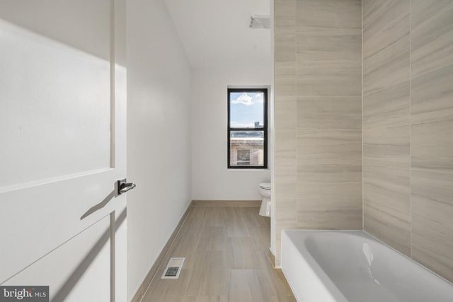 122 E BROAD ST, Burlington, NJ 08016