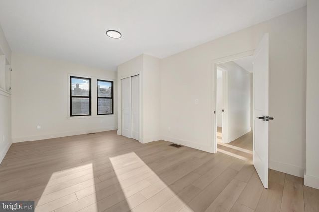 122 E BROAD ST, Burlington, NJ 08016