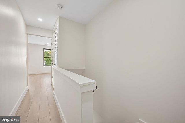 122 E BROAD ST, Burlington, NJ 08016