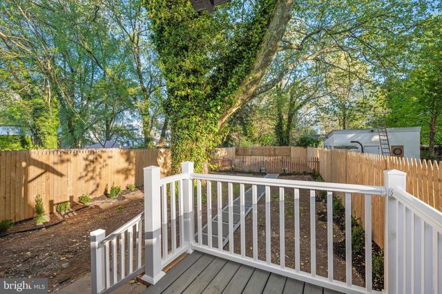 122 E BROAD ST, Burlington, NJ 08016