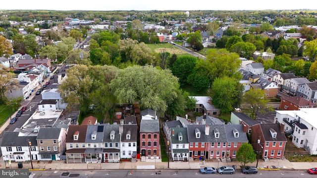 122 E BROAD ST, Burlington, NJ 08016