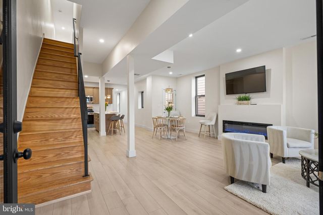 122 E BROAD ST, Burlington, NJ 08016