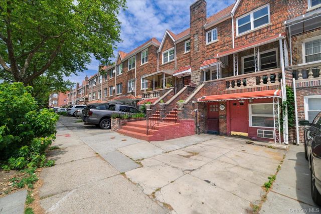 52-37 39th Avenue, Sunnyside, NY 11104