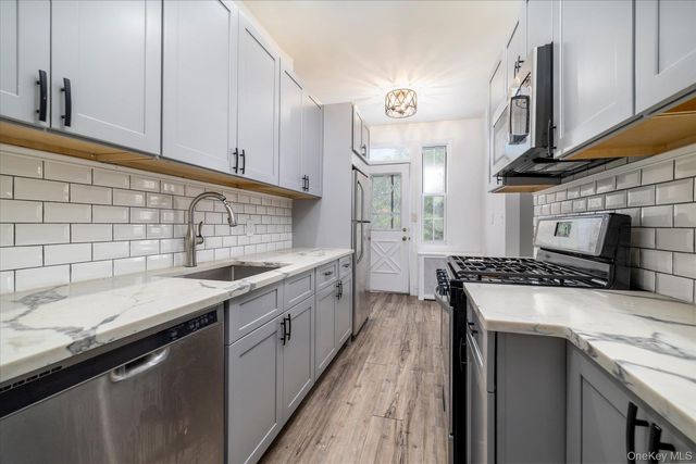 52-37 39th Avenue, Sunnyside, NY 11104