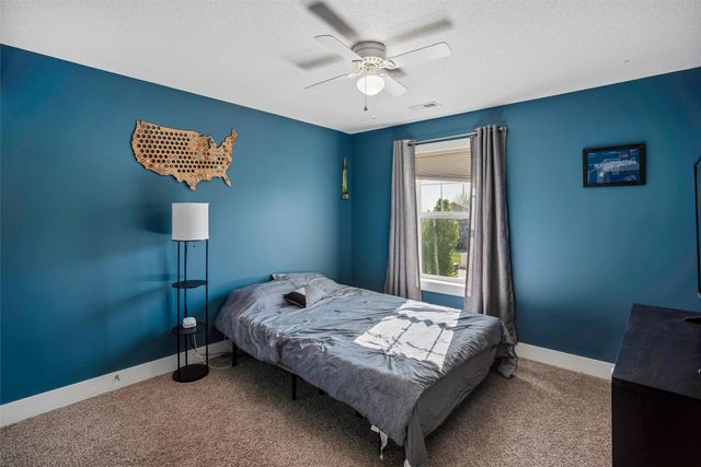 1028 NE 49th Lane, Ankeny, IA 50021