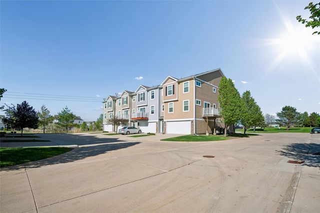 1028 NE 49th Lane, Ankeny, IA 50021