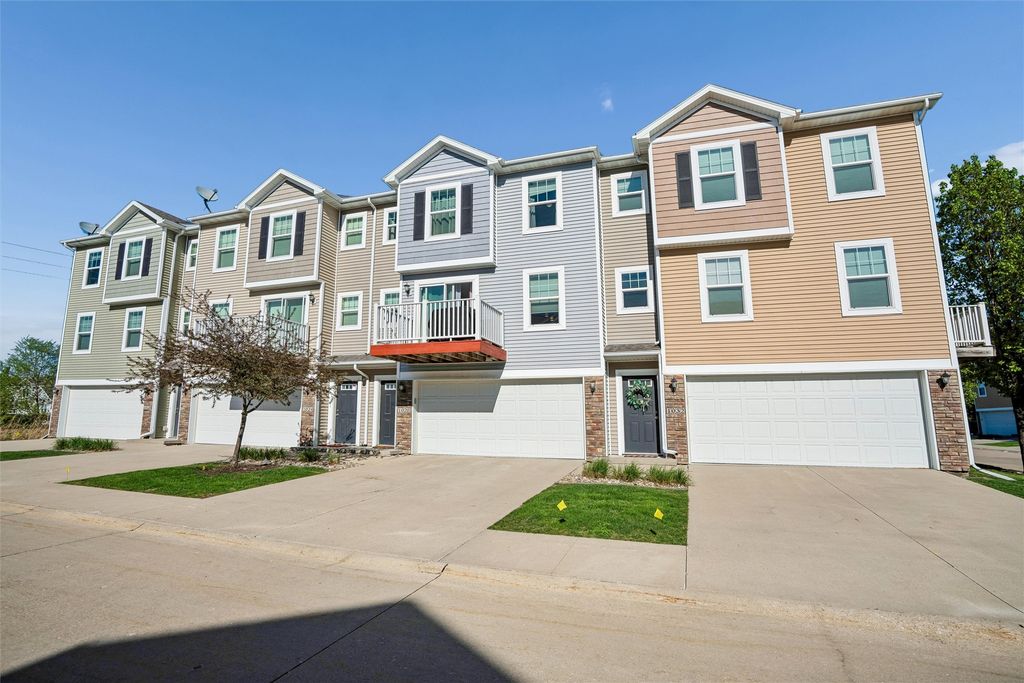 1028 NE 49th Lane, Ankeny, IA 50021