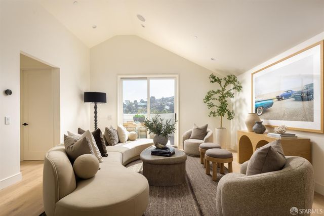 450 Valley Street, San Francisco, CA 94131