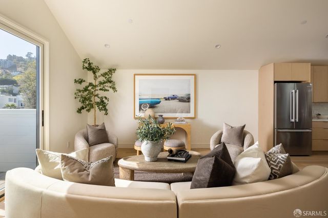 450 Valley Street, San Francisco, CA 94131
