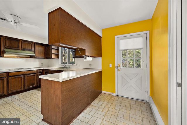 1214 ORCHARD CIR, Salisbury, MD 21801