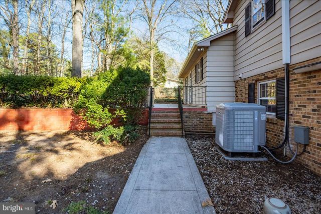 1214 ORCHARD CIR, Salisbury, MD 21801