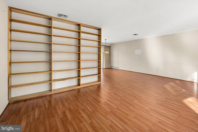 1214 ORCHARD CIR, Salisbury, MD 21801