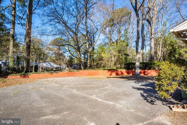 1214 ORCHARD CIR, Salisbury, MD 21801