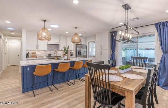8330 E WELDON Avenue E, Scottsdale, AZ 85251