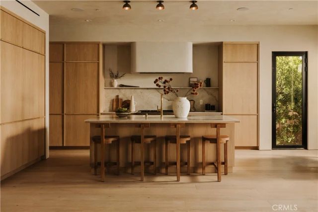 4926 Nagle Avenue, Sherman Oaks, CA 91423