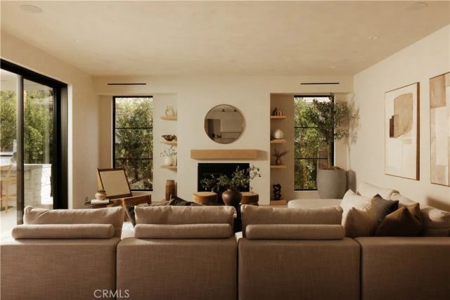 4926 Nagle Avenue, Sherman Oaks, CA 91423