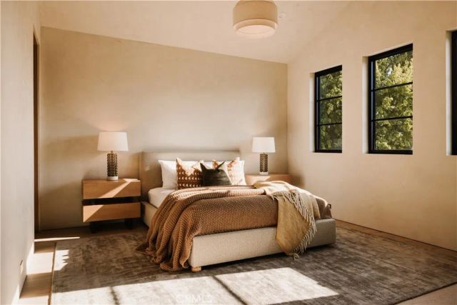 4926 Nagle Avenue, Sherman Oaks, CA 91423