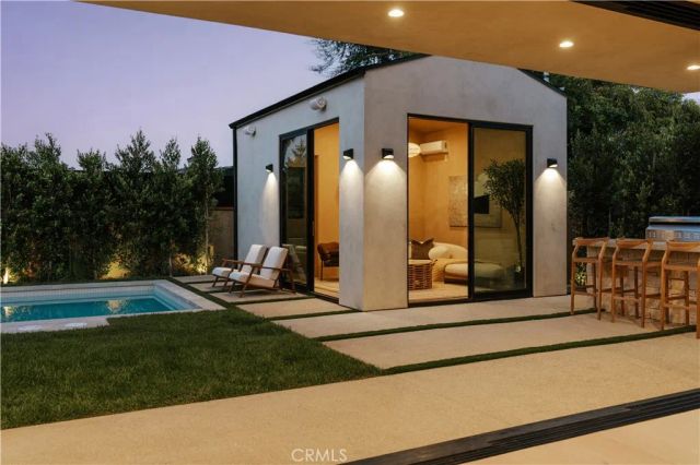 4926 Nagle Avenue, Sherman Oaks, CA 91423
