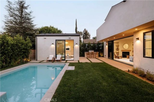 4926 Nagle Avenue, Sherman Oaks, CA 91423