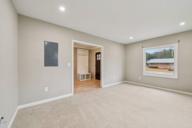 117 W Allen Street, Four Oaks, NC 27524