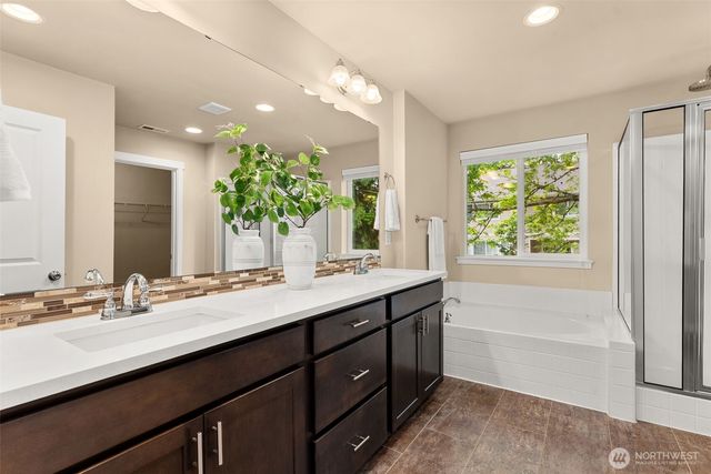 8896 Silverspot Drive SE, Tumwater, WA 98501