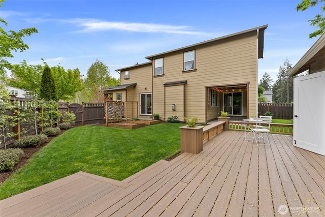 8896 Silverspot Drive SE, Tumwater, WA 98501
