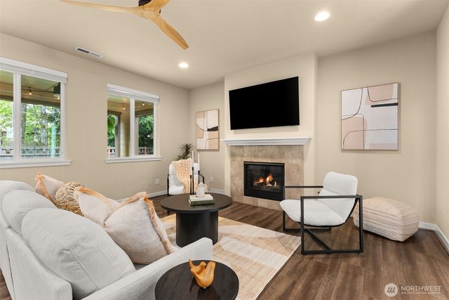 8896 Silverspot Drive SE, Tumwater, WA 98501