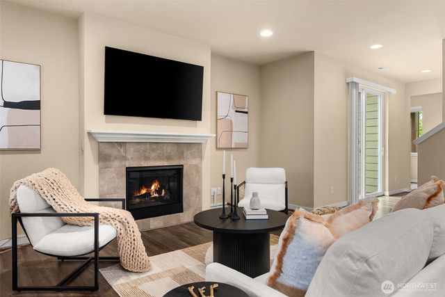 8896 Silverspot Drive SE, Tumwater, WA 98501