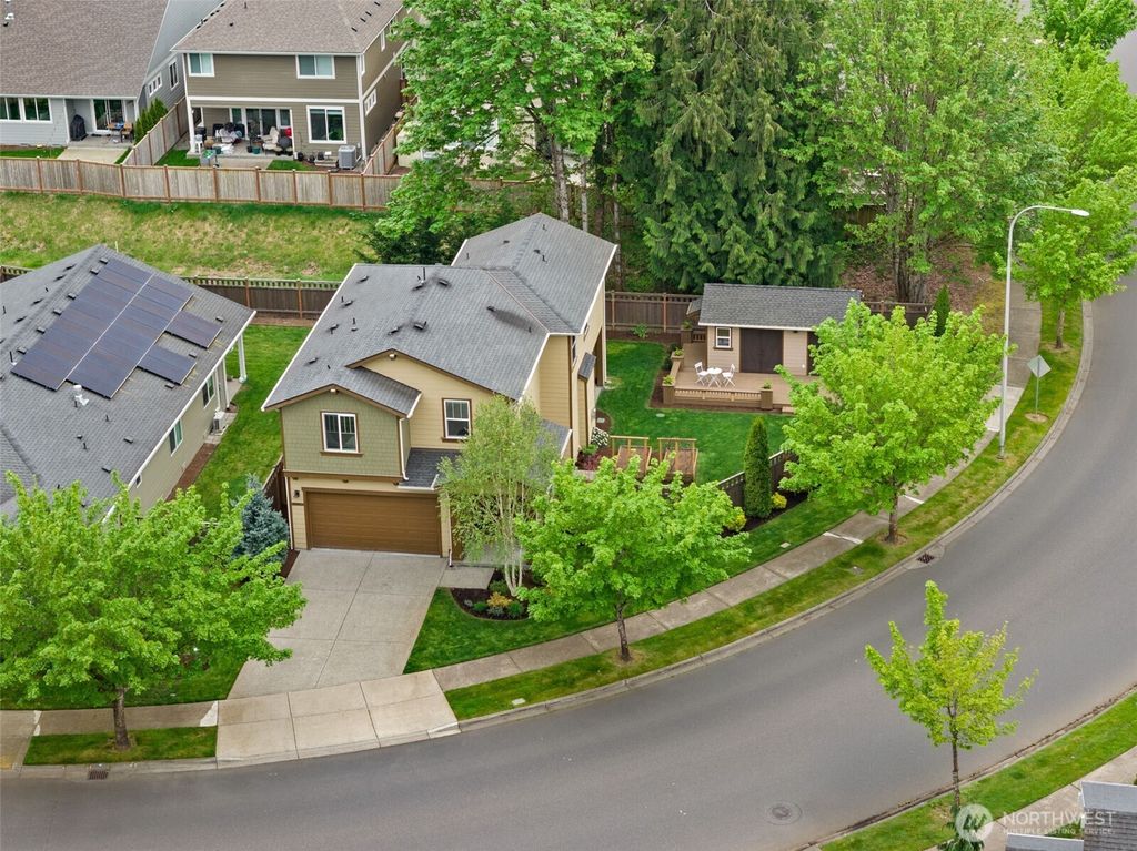 8896 Silverspot Drive SE, Tumwater, WA 98501