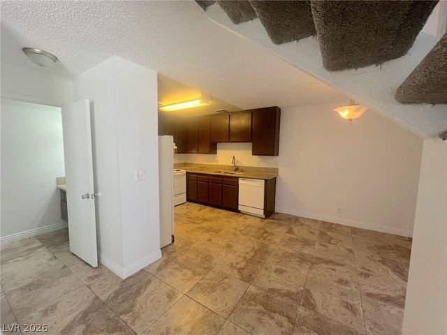 6007 Bromley Avenue, Las Vegas, NV 89107