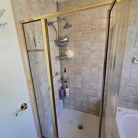 20404 Doral Drive, Huntsville, TX 77320