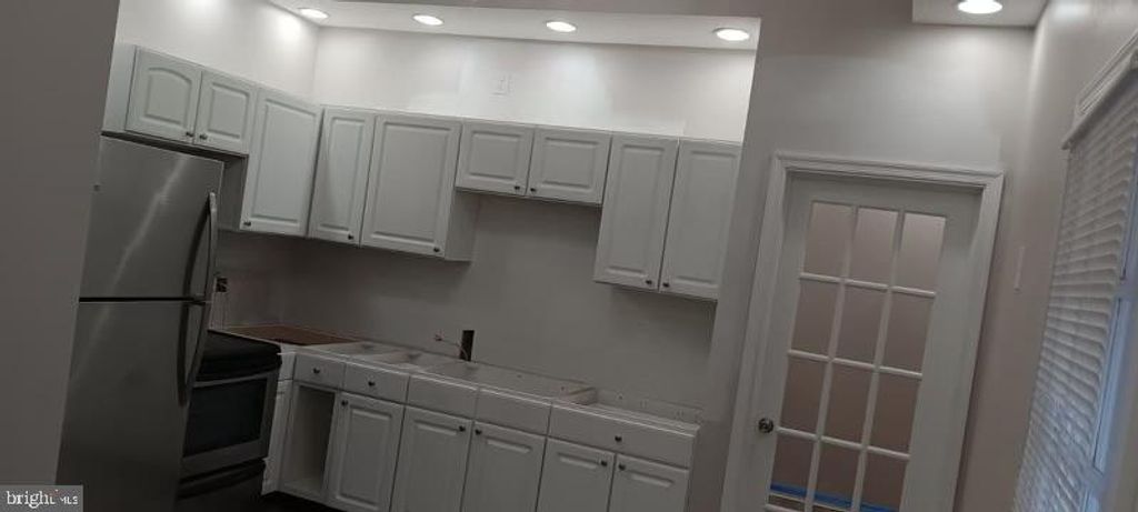 Image 6 of property listing at 3126 E BALTIMORE ST, Baltimore, MD 21224